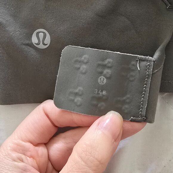 Lululemon Adapt and Align Bra *Light Support Size 34E - Picture 3 of 3